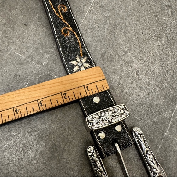 Nocona western belt cowboy cowgirl floral rhinestone embroidered black distress - Picture 4 of 14